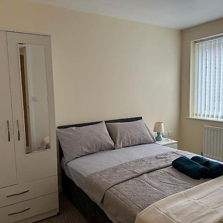 Rooms 7 Minutes From Etihad Manchester Exterior foto