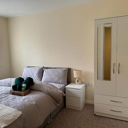 Rooms 7 Minutes From Etihad Manchester Exterior foto