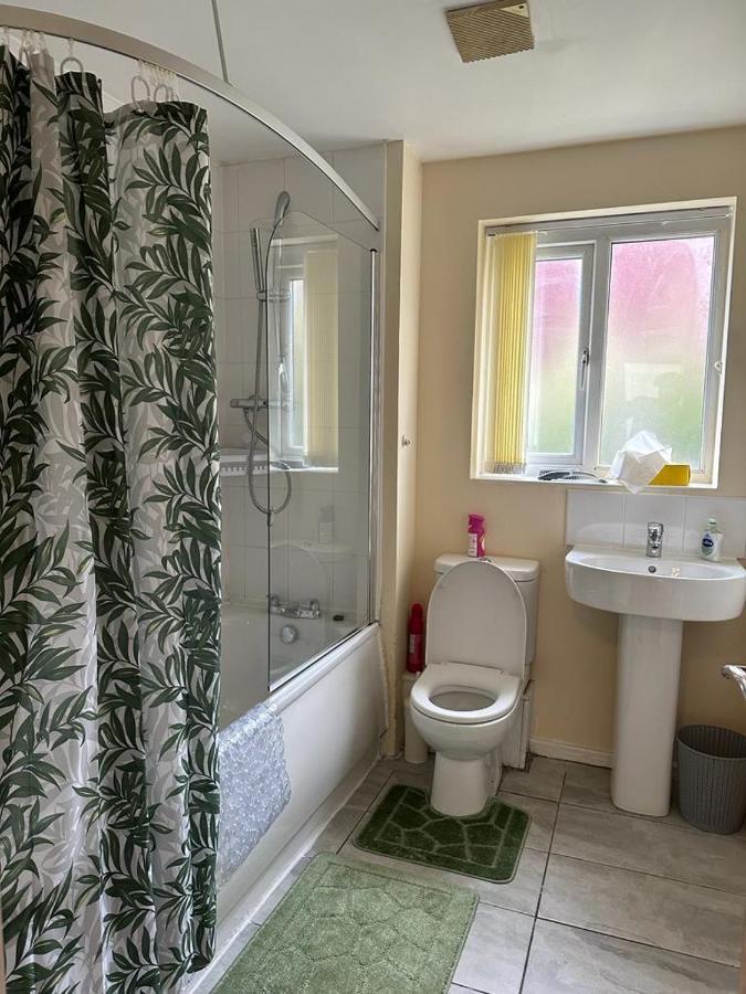 Rooms 7 Minutes From Etihad Manchester Exterior foto