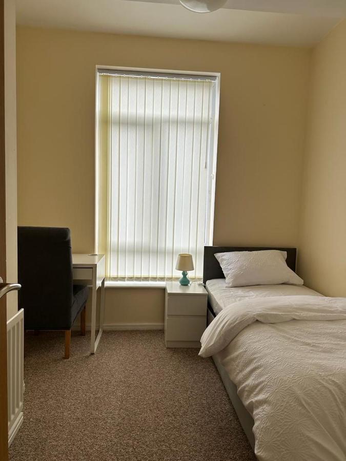 Rooms 7 Minutes From Etihad Manchester Exterior foto